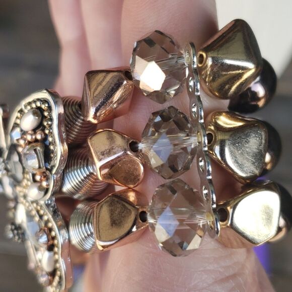 Creation stretch butterfly bracelet NWT - Picture 4 of 5